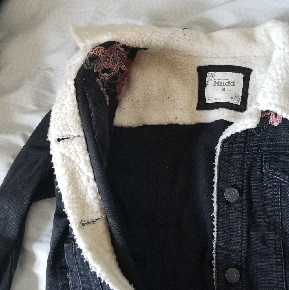 Embroidered jean jacket - Picture 3 of 4